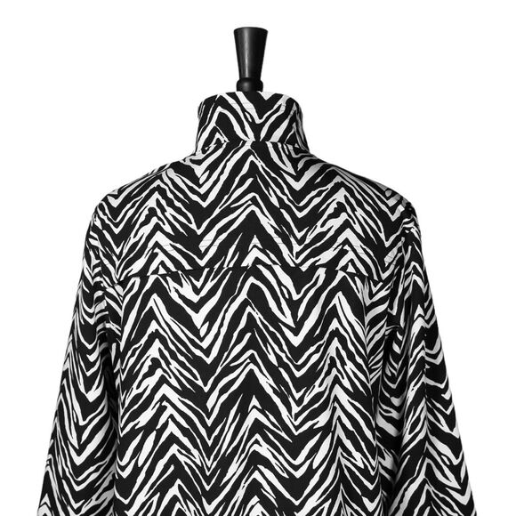 Chico's Zenergy Women's Jacket Black White Zebra Print Full Zip Stretch 1 US M/8 - Picture 7 of 9